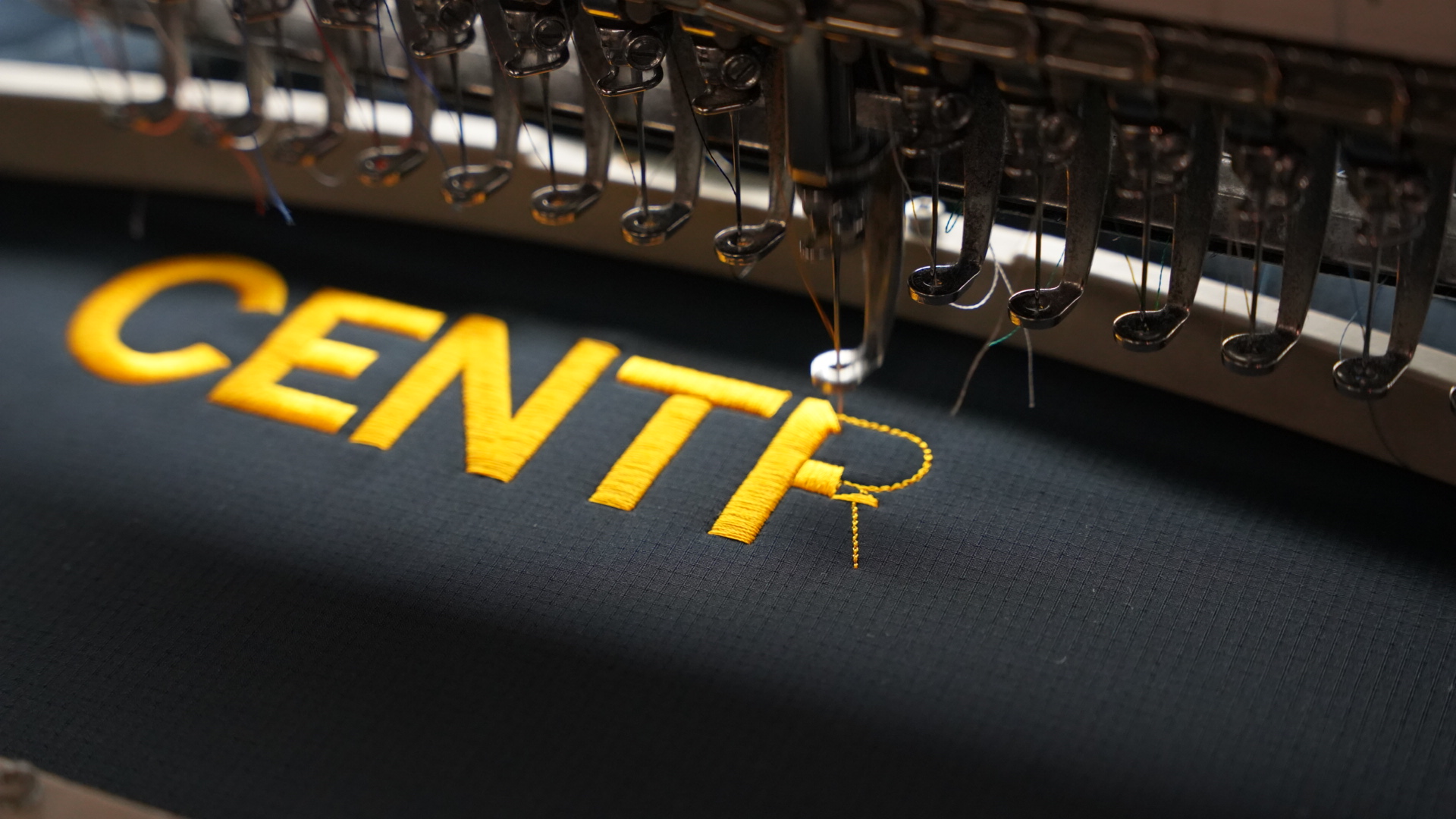 Embroidery, screen print or DTF? How to choose the right decoration method
